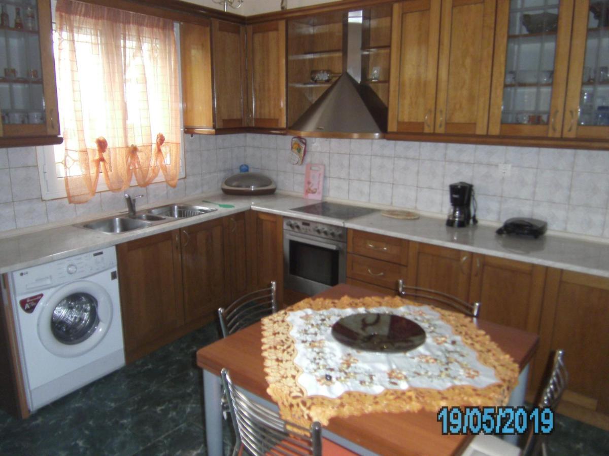 Apartamento George'S House Ágios Matthaíos Exterior foto