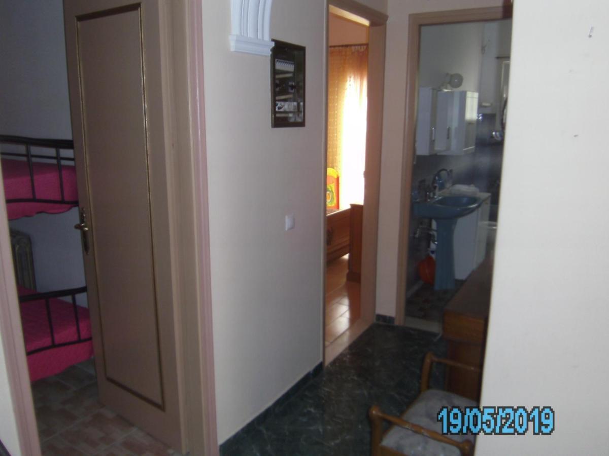 Apartamento George'S House Ágios Matthaíos Exterior foto